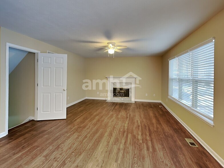 Building Photo - 8685 Woolstone Ct