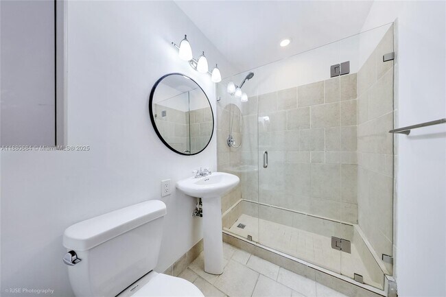 Building Photo - 536 14th St