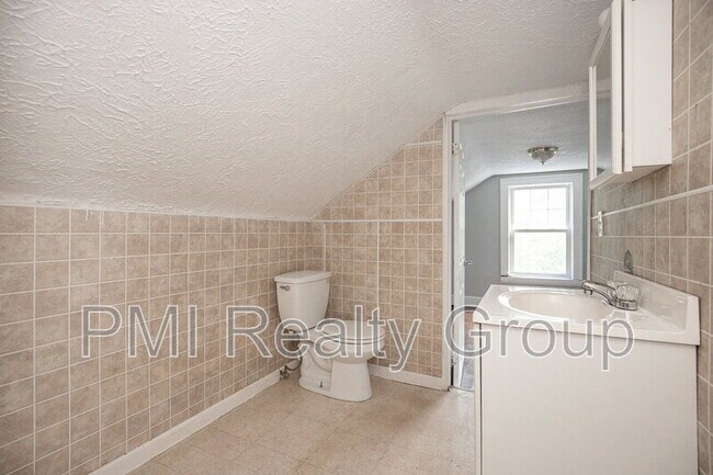 Building Photo - 3583 Ingleside Rd