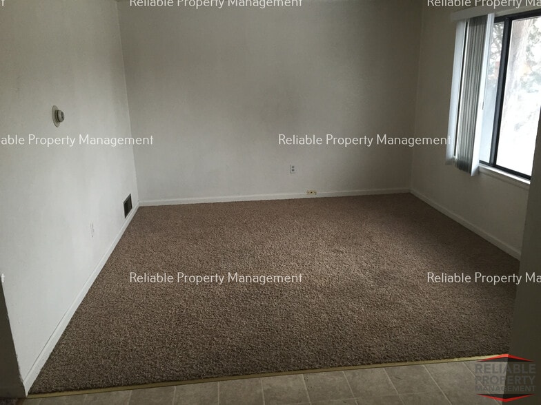 Building Photo - 657 Tendoy Dr