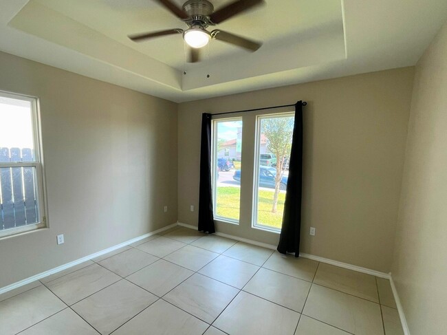 Building Photo - 5306 Hacienda Ln