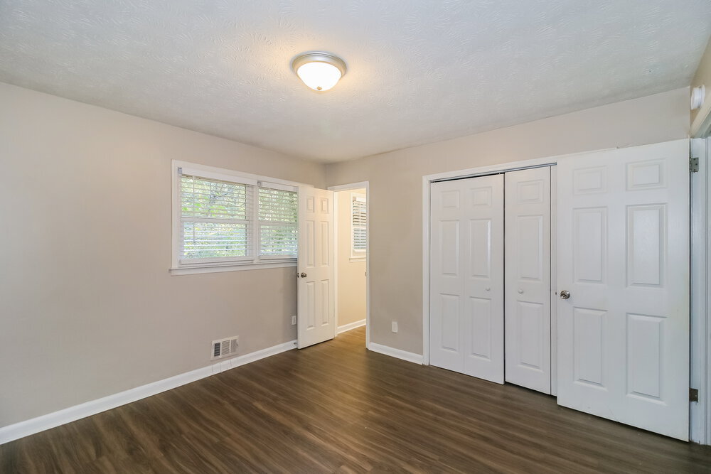 Building Photo - 7006 Knollwood Dr