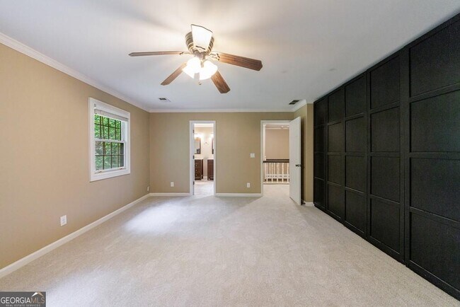 Building Photo - 10565 Shallowford Rd