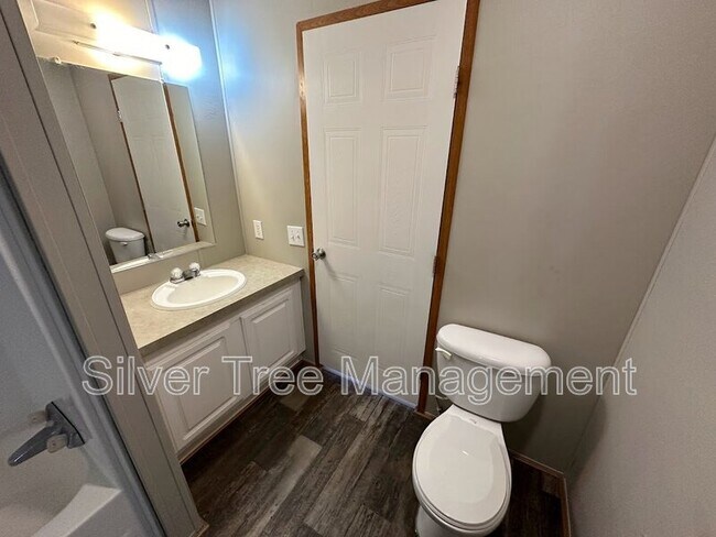 Building Photo - 260 Lark Meadow Dr