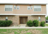 Building Photo - 945 Schertz Pkwy