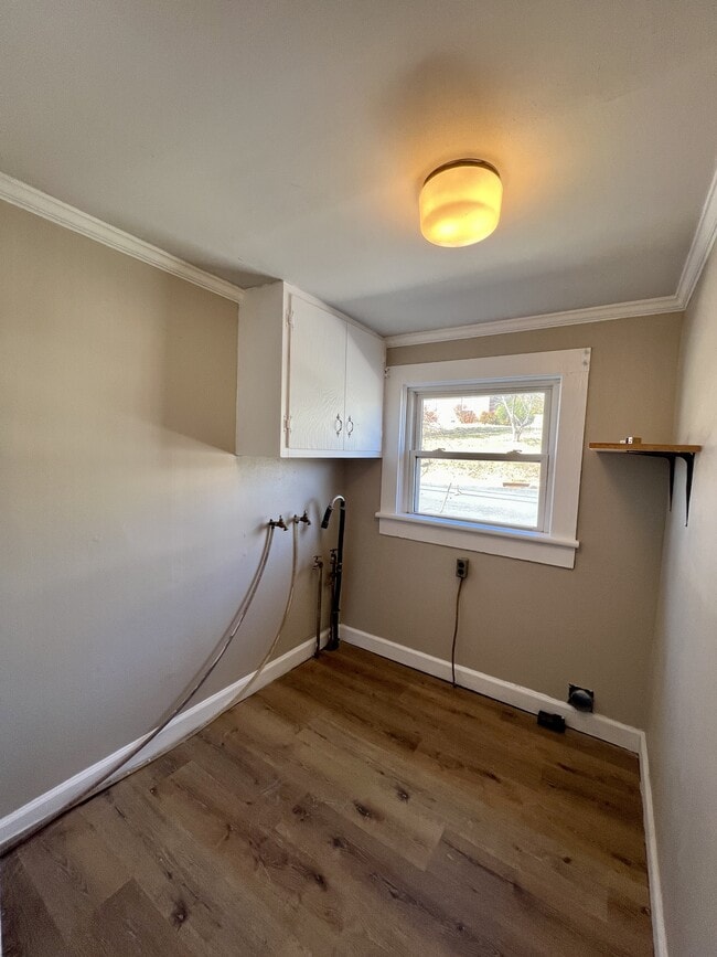 Building Photo - 201 E Cowles St