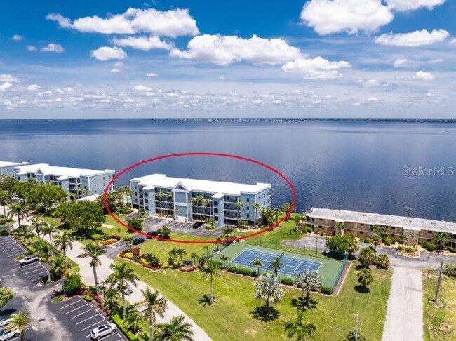 Building Photo - 1750 Jamaica Way