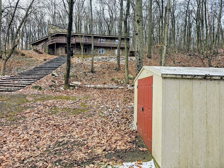 Building Photo - 135 Fraelich Rd