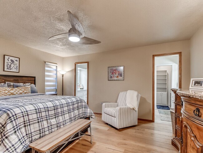 Building Photo - Fully Furnished Short Term Rental