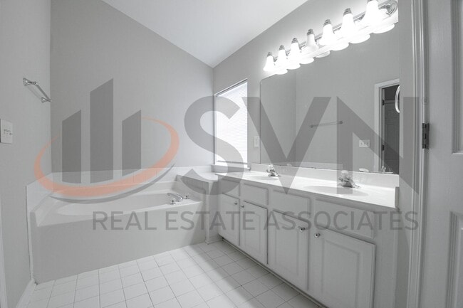 Building Photo - 3 Bedroom / 2.5 Bath in South Durham Neighborhood!