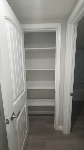 Building Photo - 5709 N 8th Pl