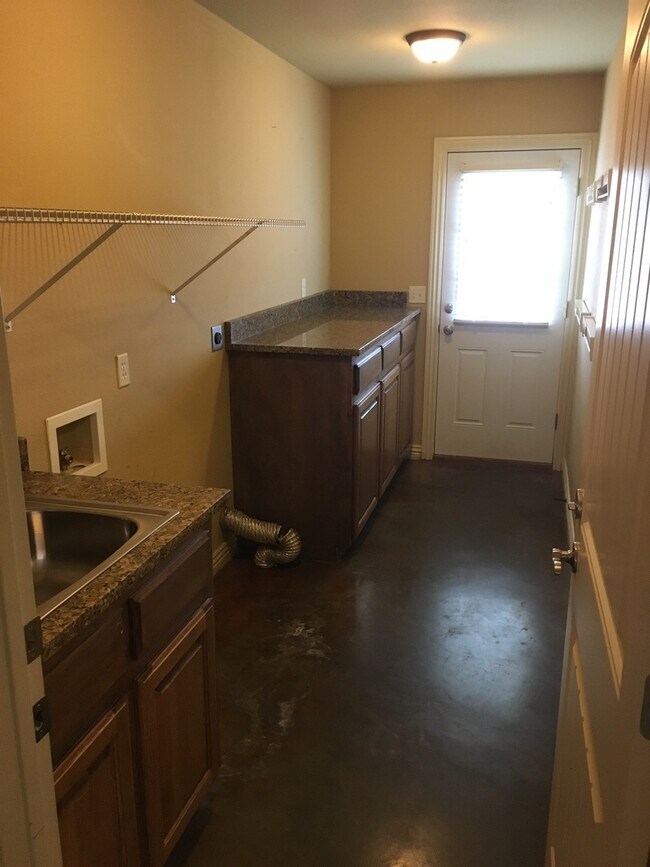 Building Photo - 4109 W Stoney Bend Dr