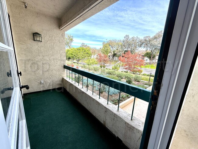 Building Photo - ***Cozy 1 Bed / 1 Bath Condo in Tierrasant...