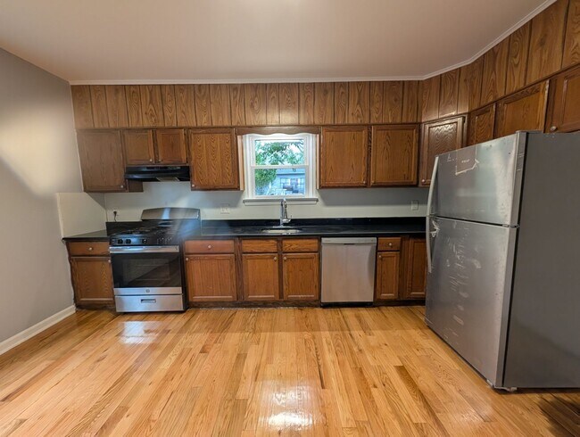 Building Photo - 677 Gerard Ave