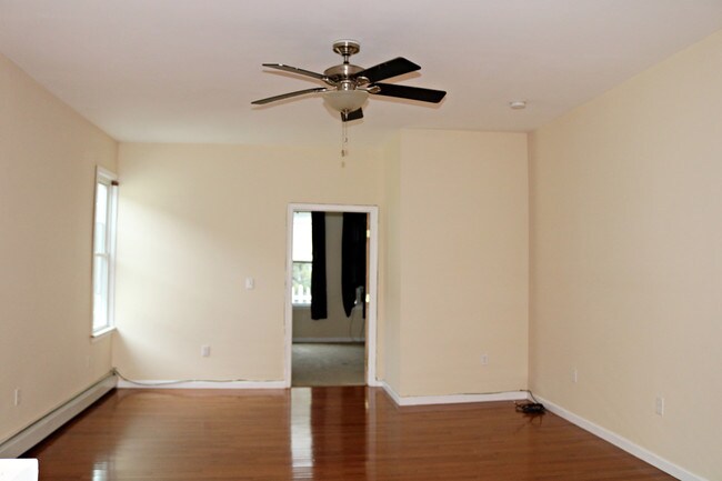 Building Photo - 934 Capouse Ave