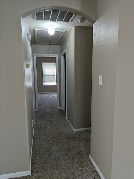 Building Photo - 19322 River Bottom Rd