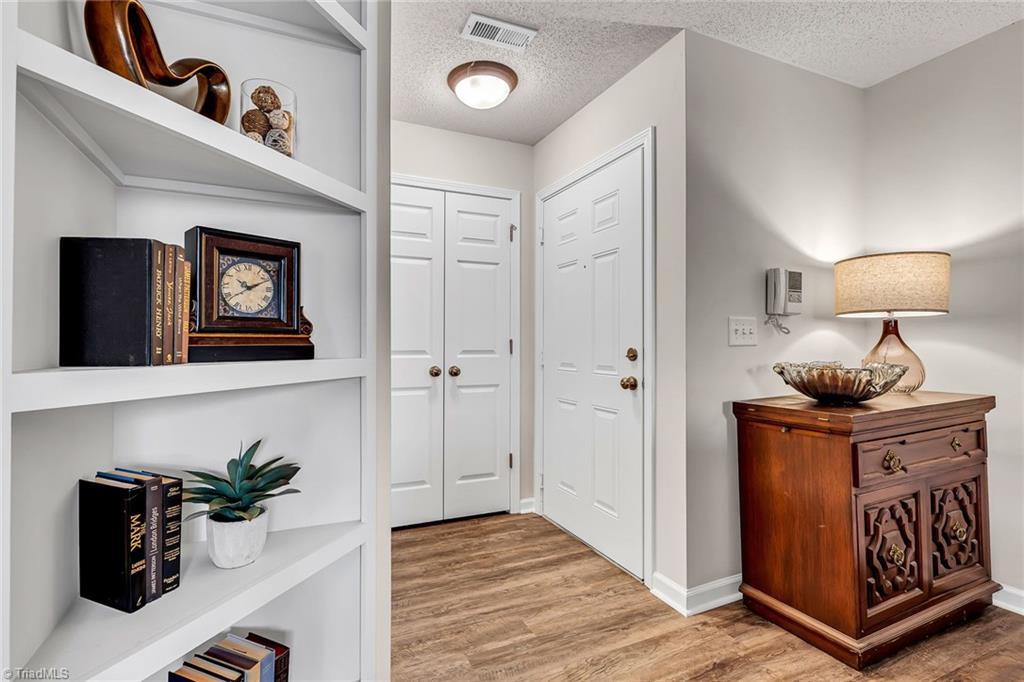 Building Photo - 4305 Timberbrooke Dr