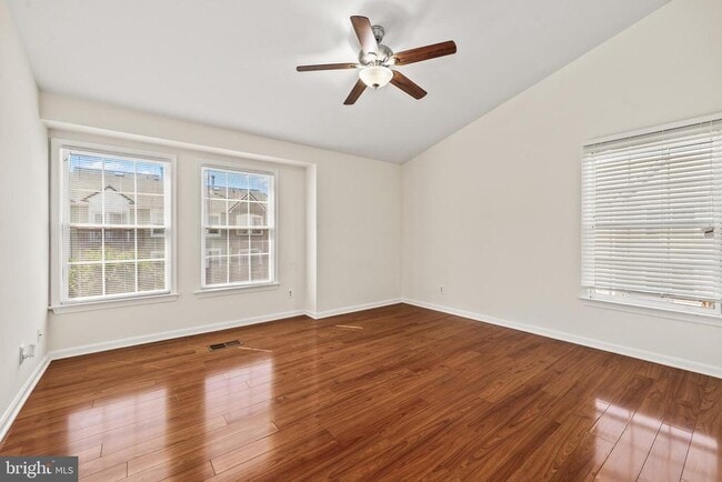 Building Photo - 4045 Chetham Wy