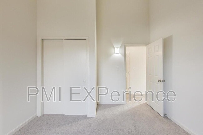 Building Photo - 9010 Hardesty Dr