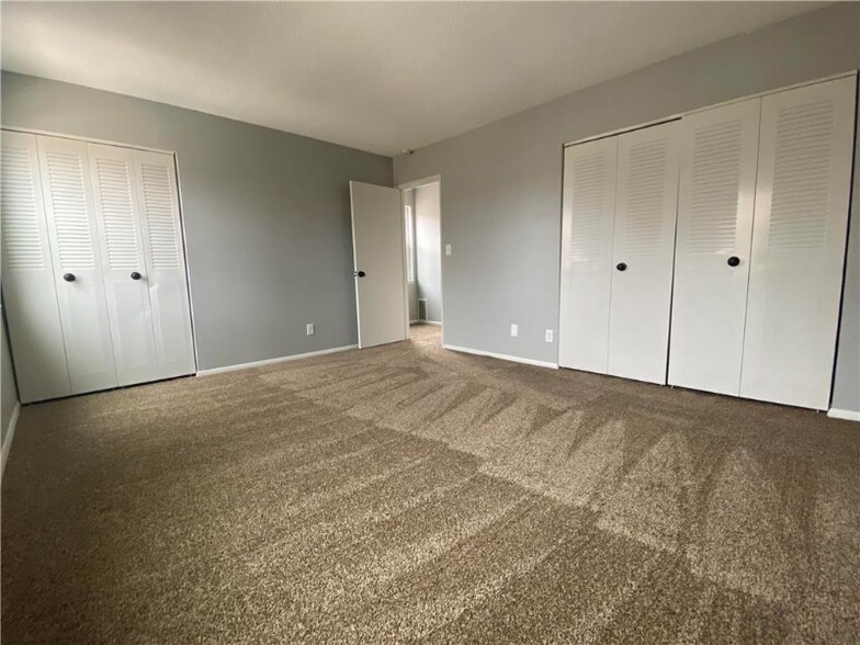 Building Photo - 10211 W 96th Terrace