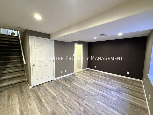 Building Photo - 6270 Snowberry Ave