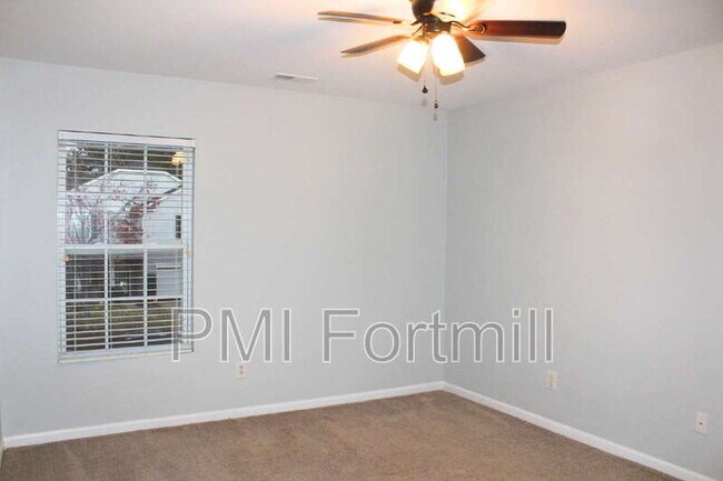 Building Photo - 1147 Spicewood Pines Rd