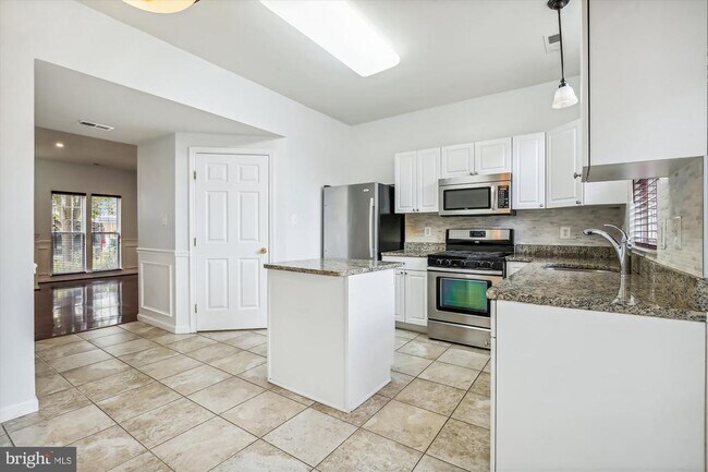 Building Photo - 8360 Hunter Murphy Cir