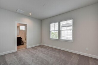 Building Photo - 2710 Grand Fountains Dr