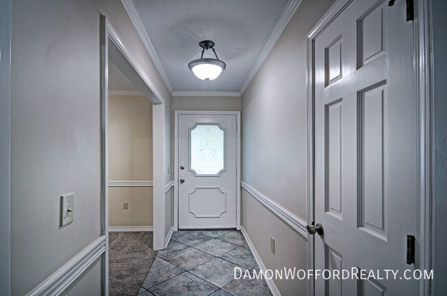 Building Photo - 502 Pelahatchie Shore Dr