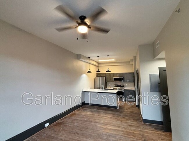 Building Photo - 73 W Main St