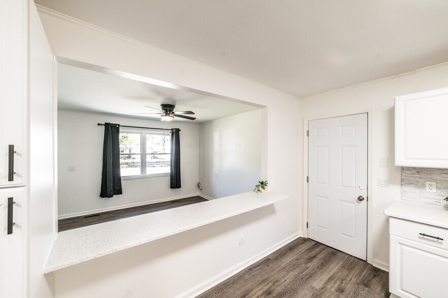 Building Photo - 3610 Dawnwood Dr NW