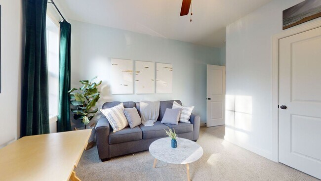 Building Photo - Luxury Home in gated Hampstead Community