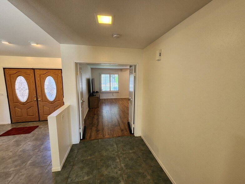 Building Photo - 39850 Regency Way