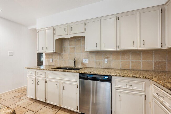 Building Photo - 3138 Honey Tree Ln