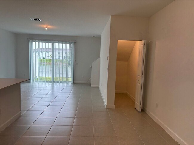 Building Photo - Veranda Landings