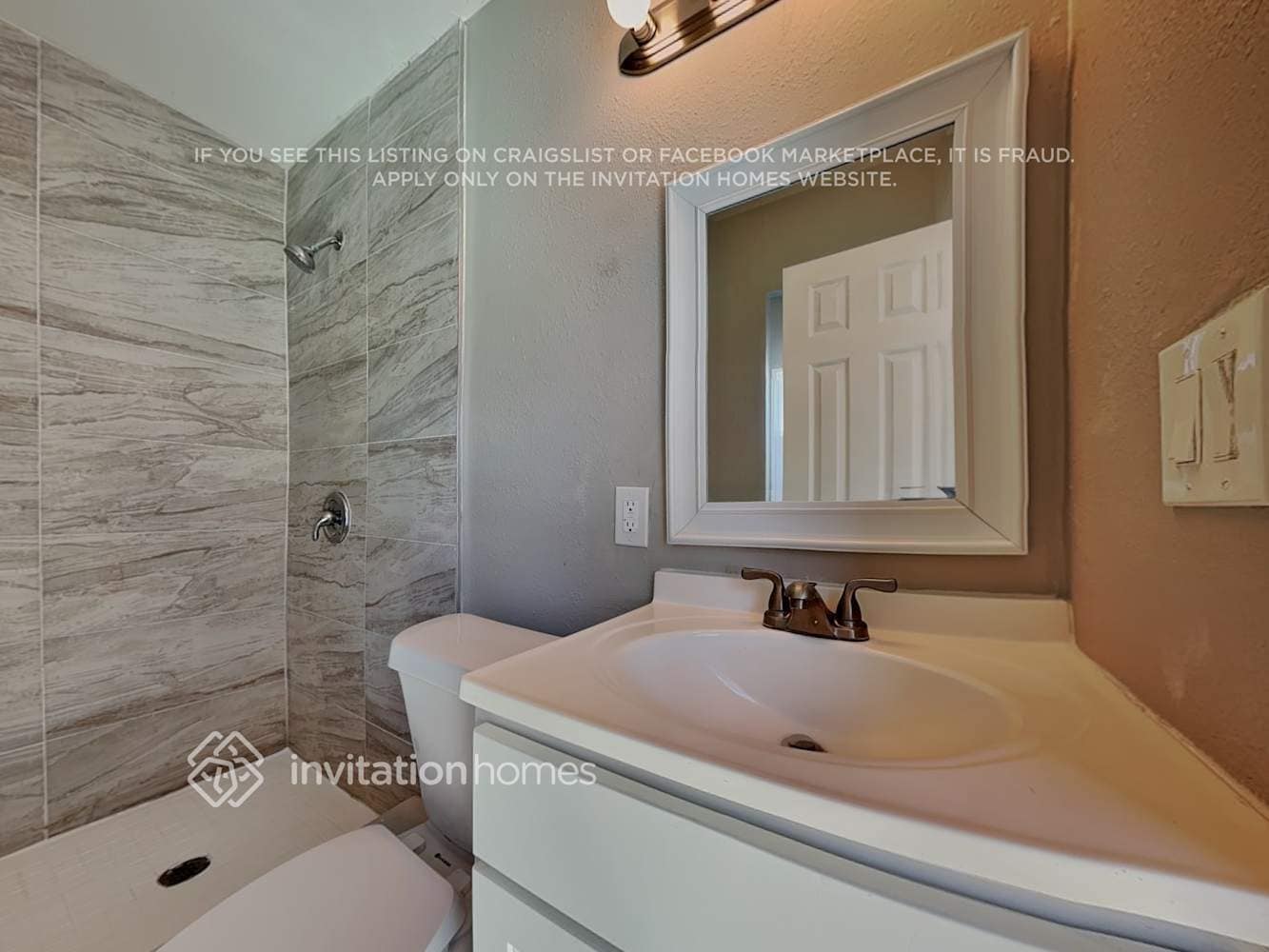 Building Photo - 4114 Lake Lawne Ave