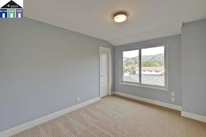 Building Photo - 845 Glenhill Dr