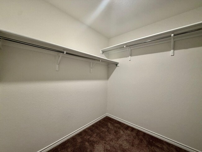 Building Photo - FOR RENT!