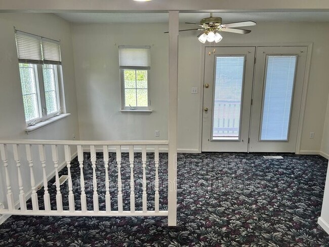 Building Photo - 2055 Hampton Dr