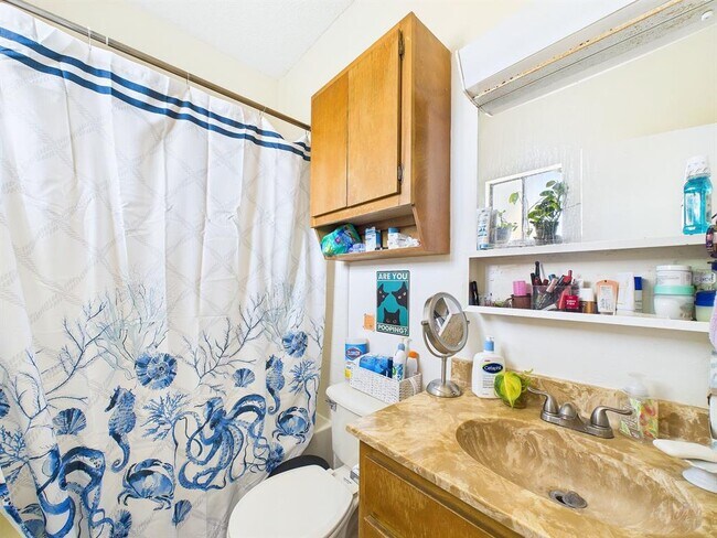 Building Photo - 3316 Guadalupe St