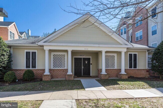 Building Photo - 4139 Fountainside Ln