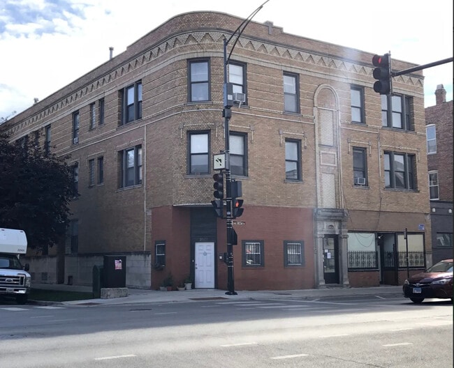 Primary Photo - 952 N Rockwell St