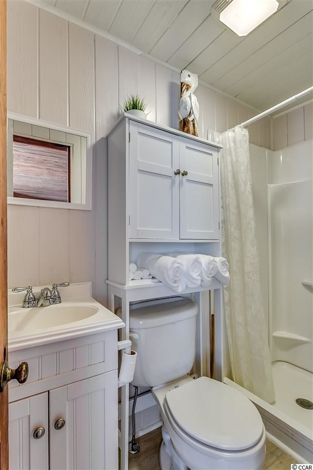 Building Photo - 502 16th Ave S