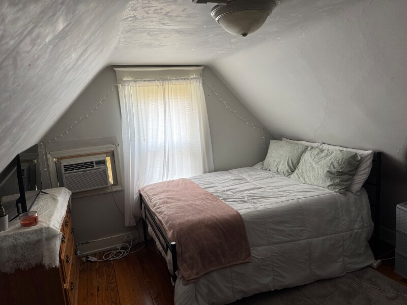 Building Photo - 420 Ada St