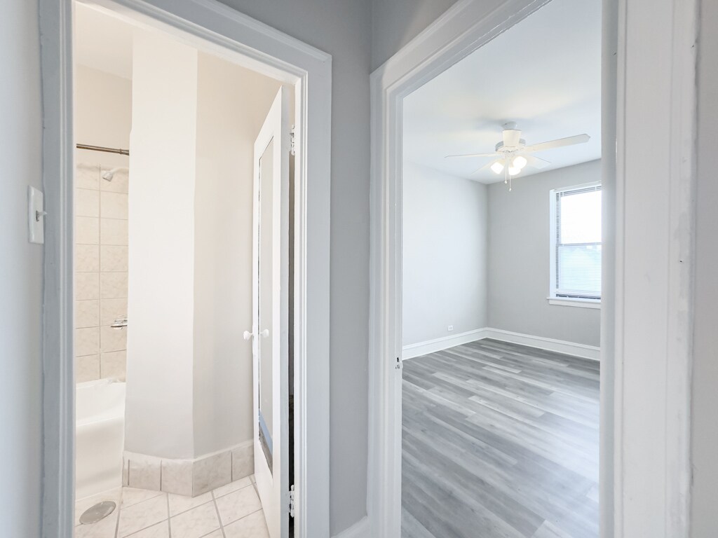 Building Photo - 4854 N Damen Ave