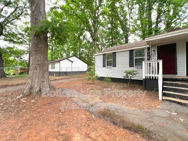 Primary Photo - 2633 Kenhill Dr
