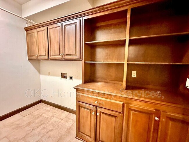 Building Photo - 1216 NW 190th Pl