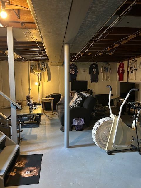 Building Photo - Adorable 2 bedroom House on Quite Street in Roselawn