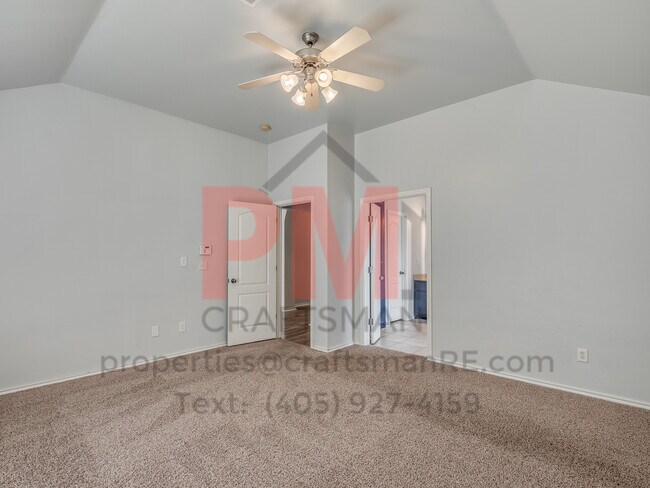Building Photo - 2117 SE 9th St
