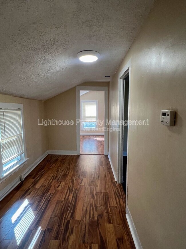 Building Photo - 219 E North St